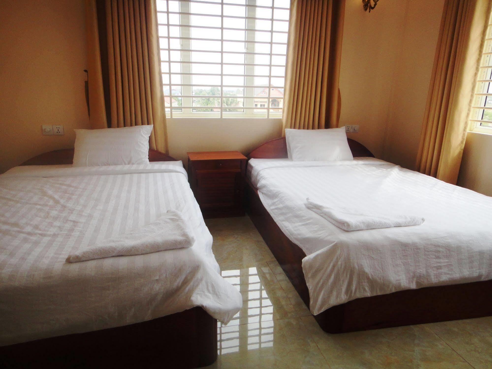 Ly Mengly Guesthouse Kampot Exterior photo