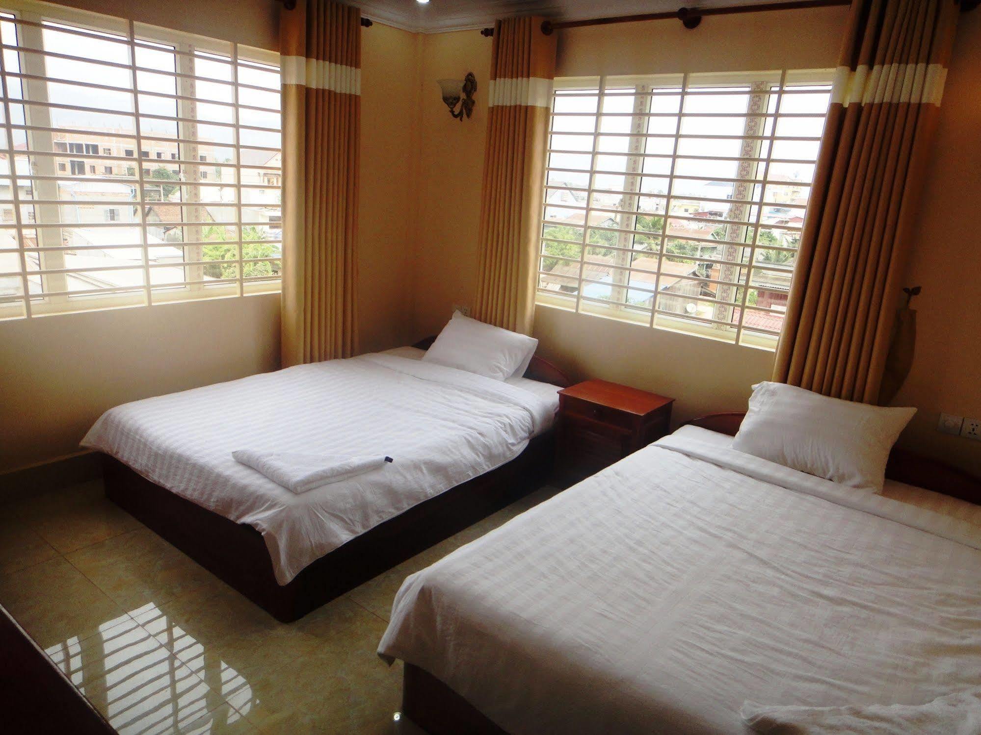 Ly Mengly Guesthouse Kampot Exterior photo