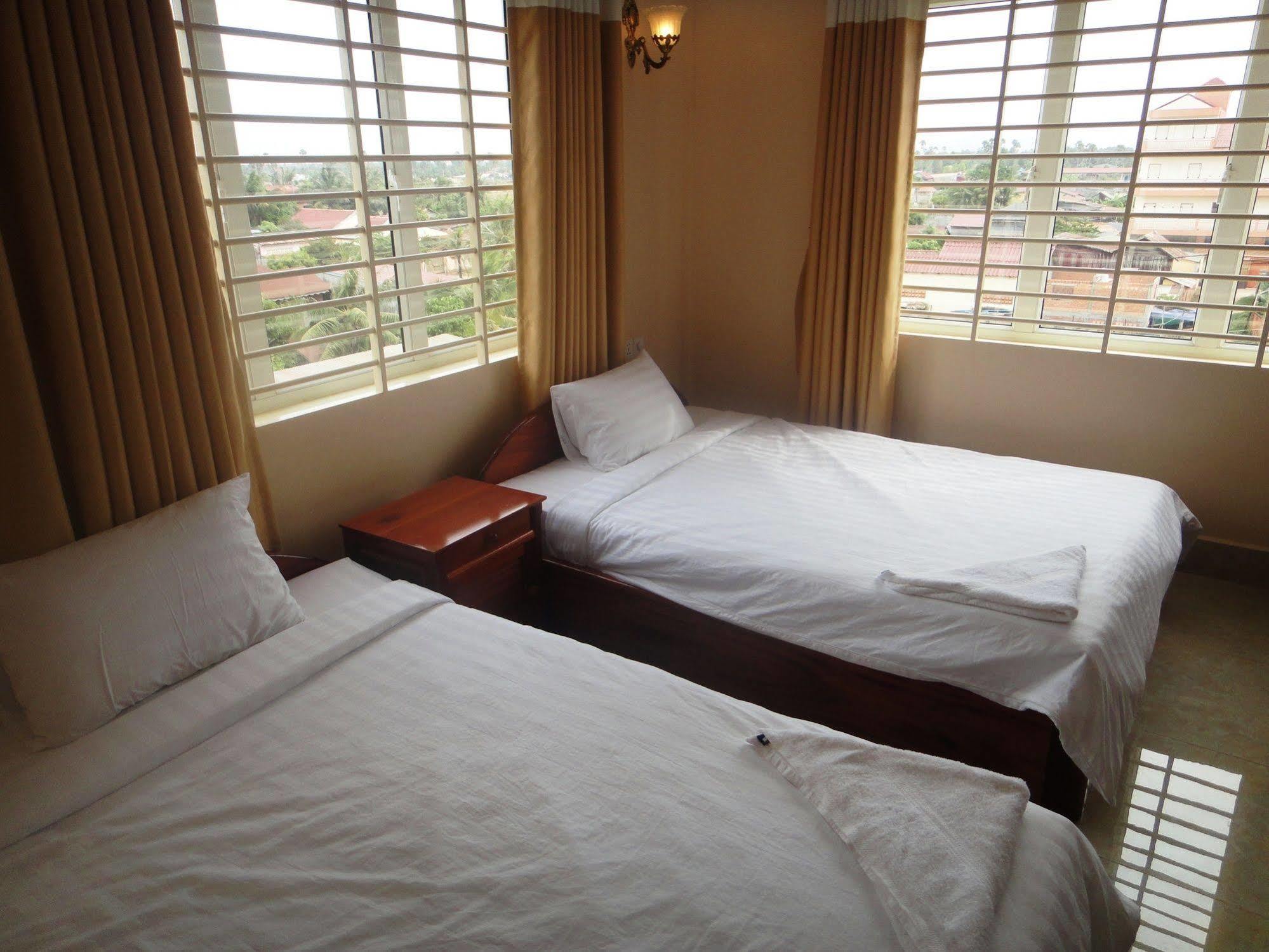 Ly Mengly Guesthouse Kampot Exterior photo
