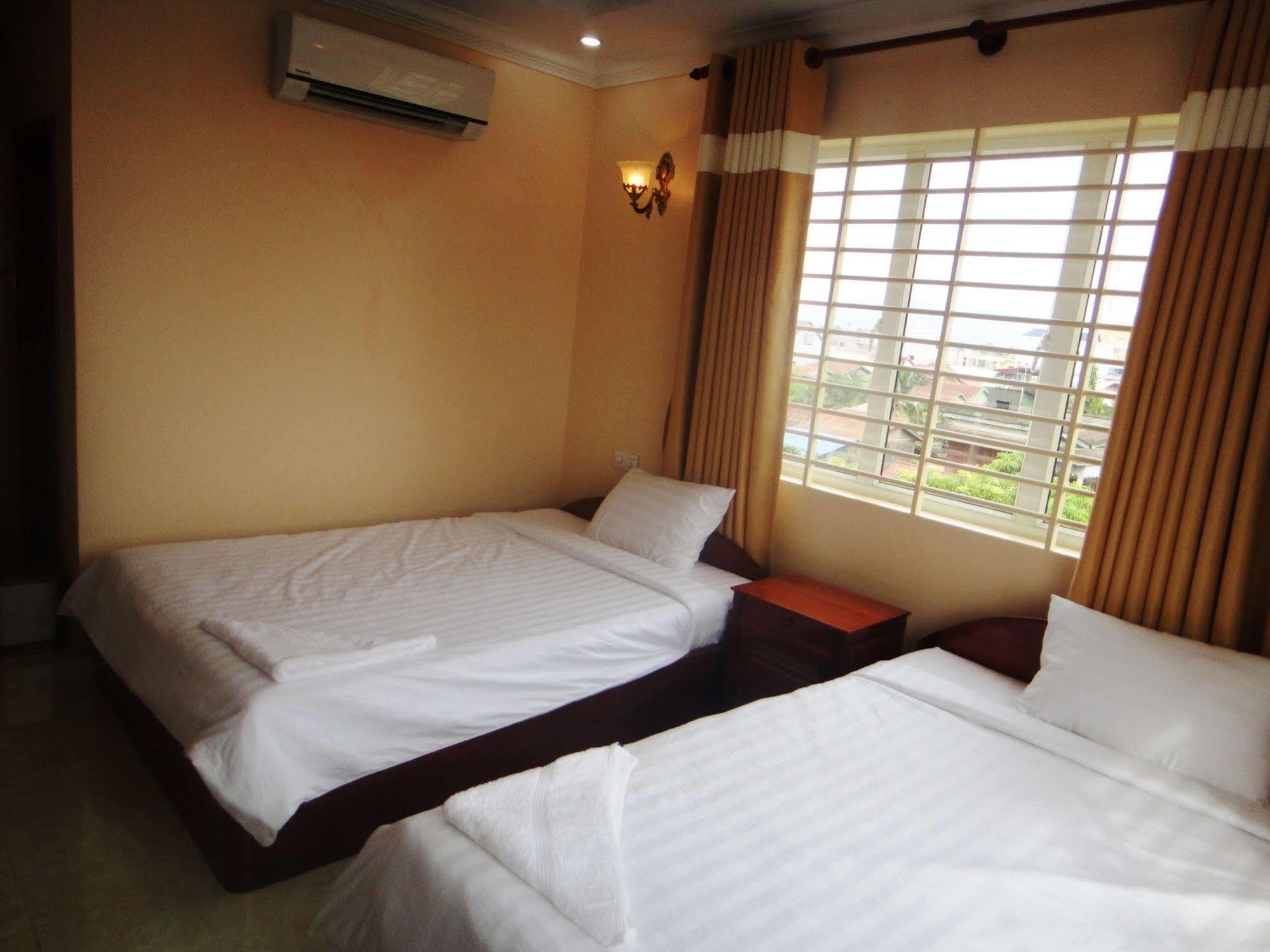 Ly Mengly Guesthouse Kampot Exterior photo