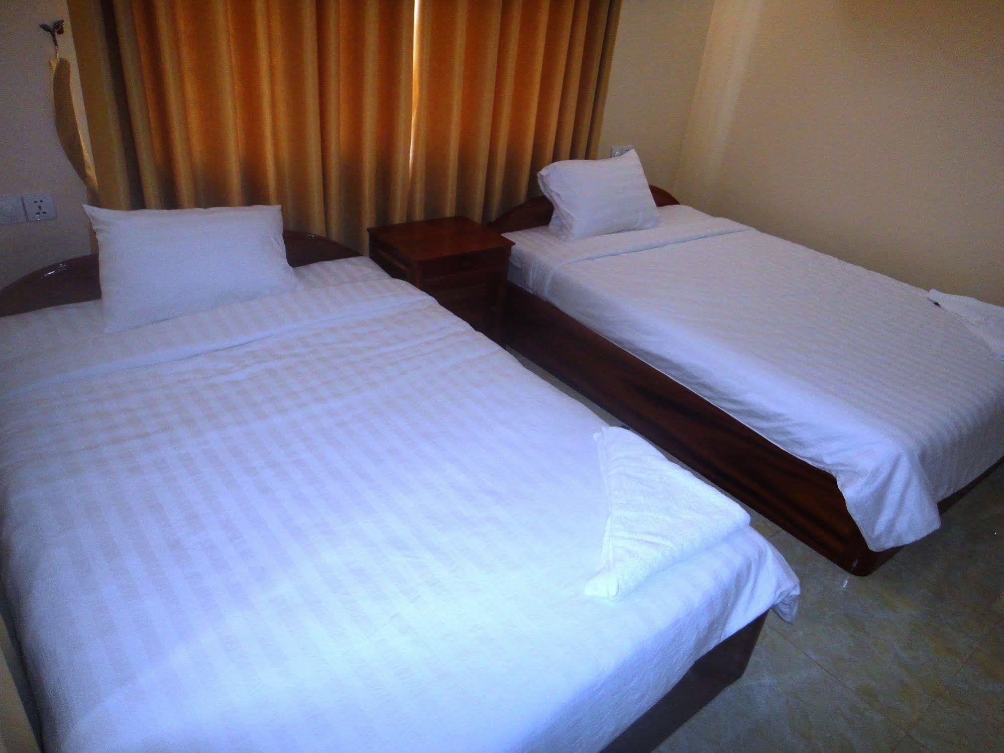 Ly Mengly Guesthouse Kampot Exterior photo