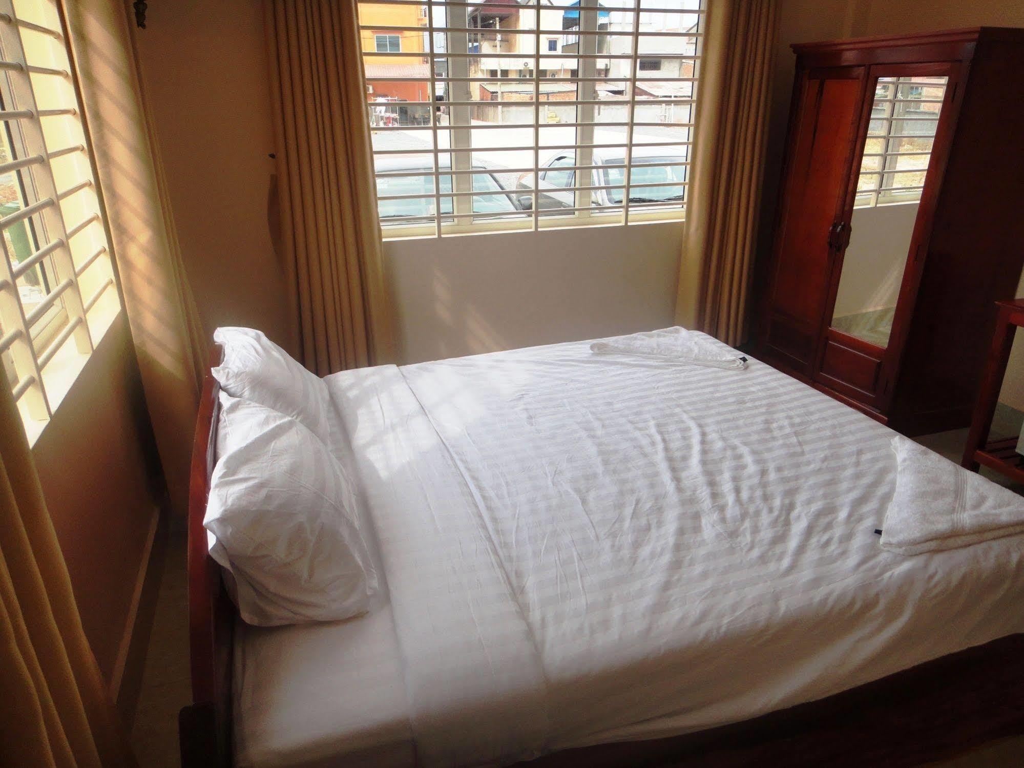 Ly Mengly Guesthouse Kampot Exterior photo