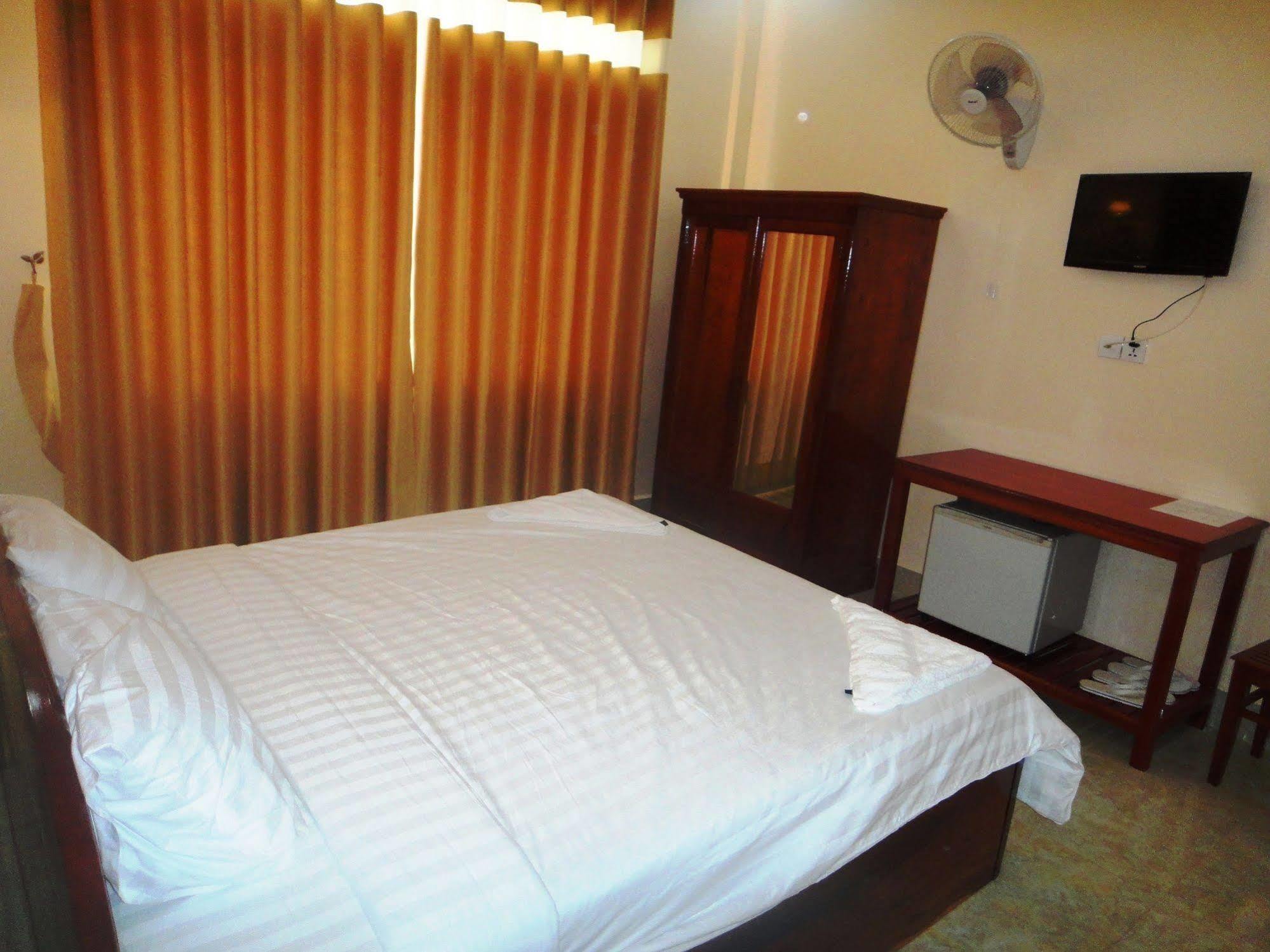 Ly Mengly Guesthouse Kampot Exterior photo